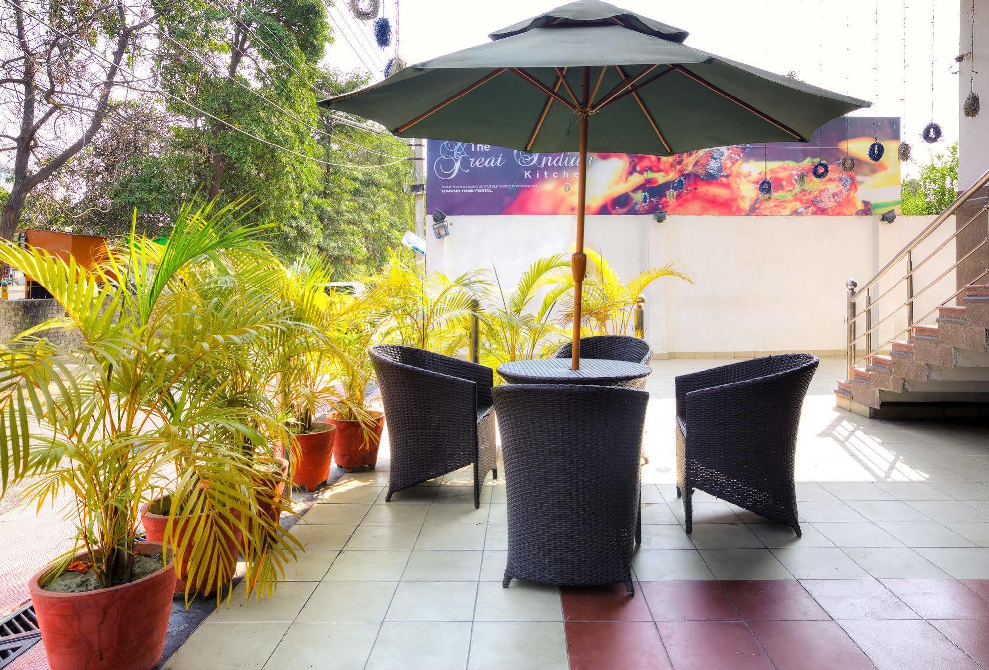 Treebo Shivam Inn Near Singapore Mall Lucknow Exterior photo