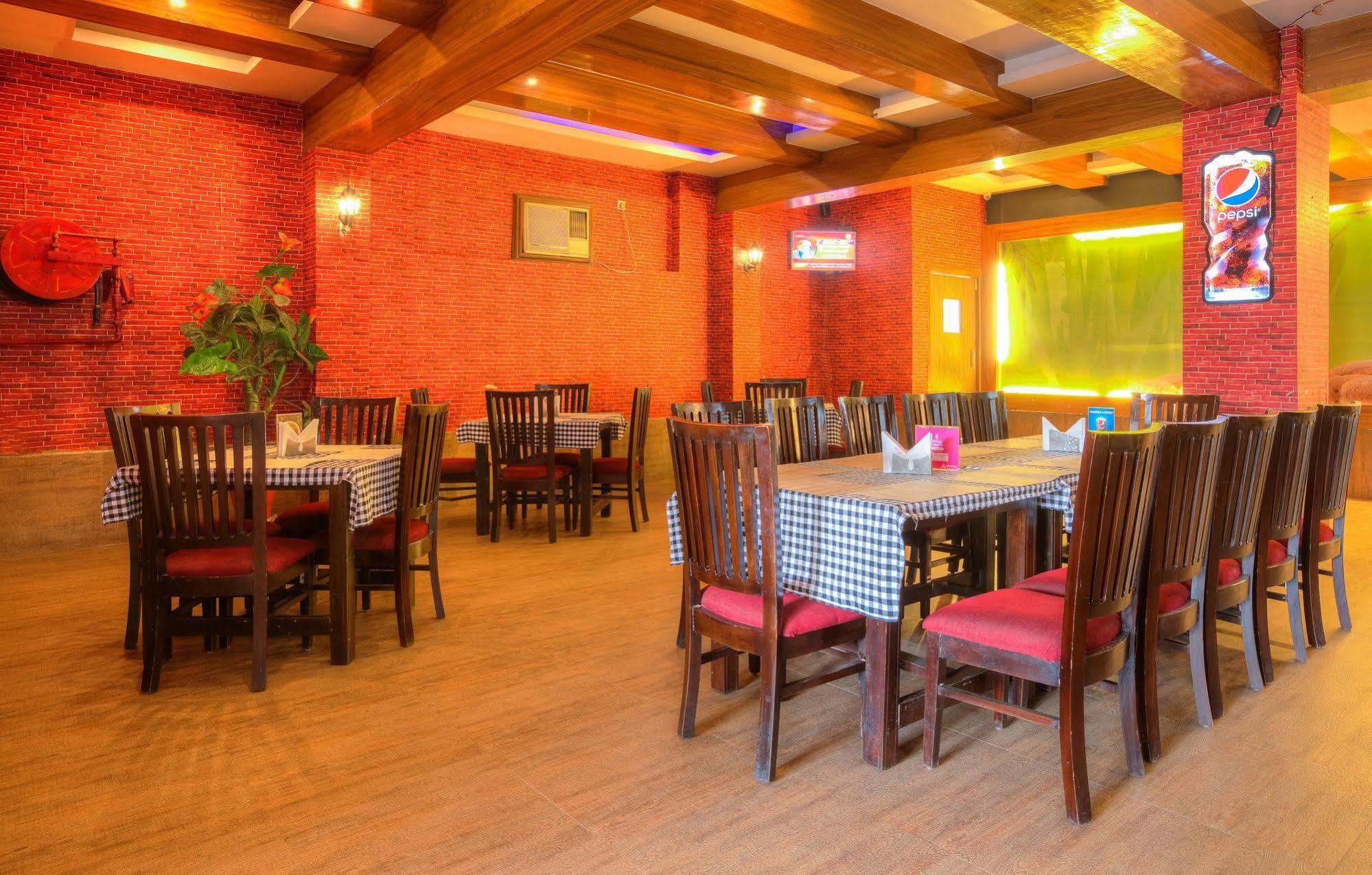 Treebo Shivam Inn Near Singapore Mall Lucknow Exterior photo