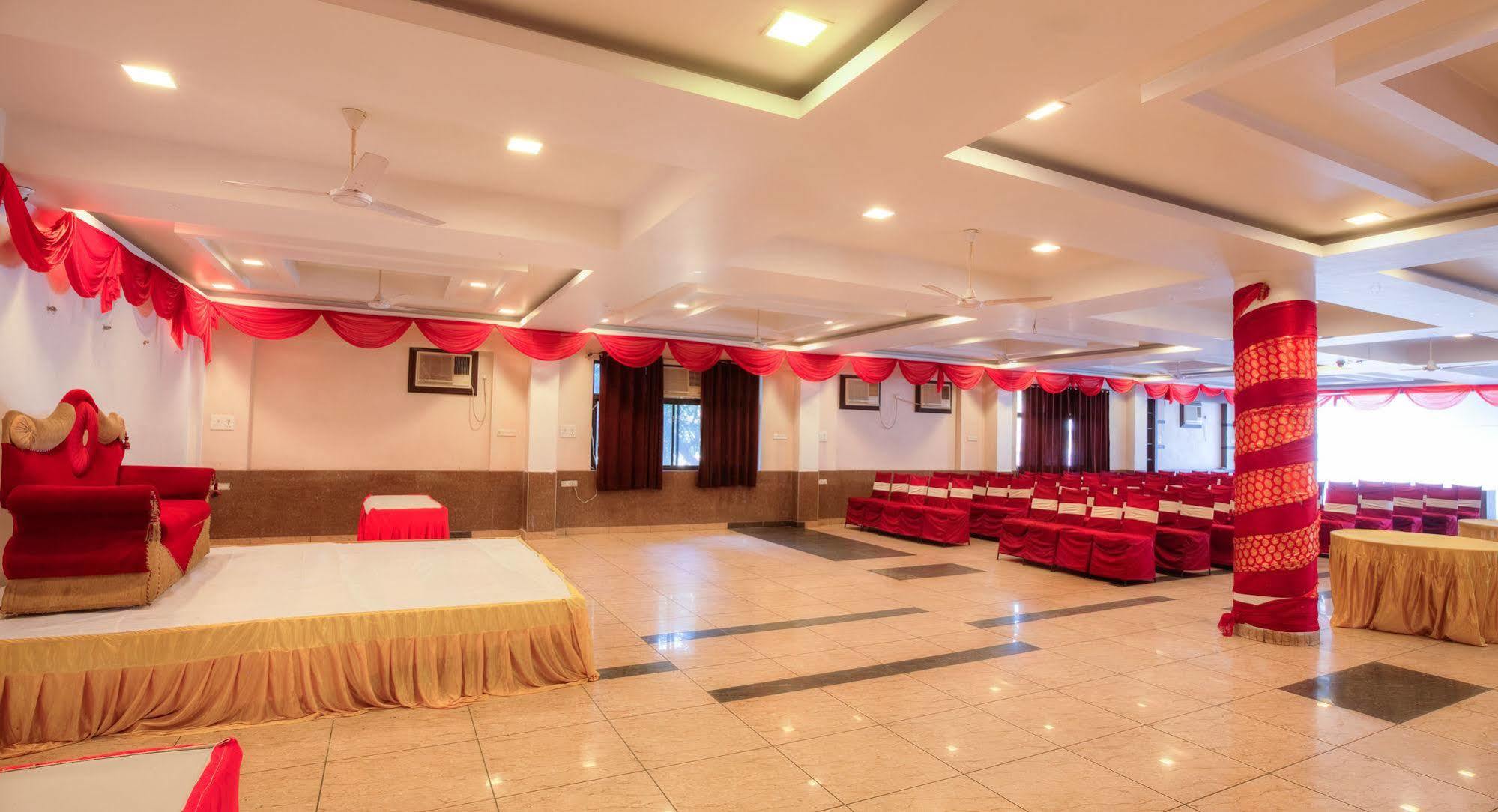 Treebo Shivam Inn Near Singapore Mall Lucknow Exterior photo